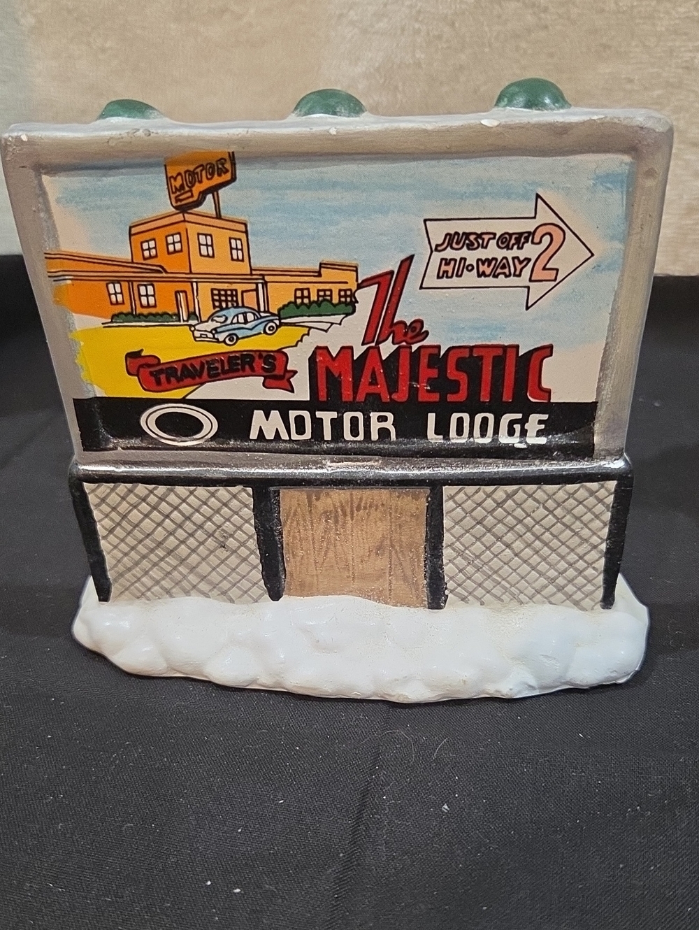 HOLIDAY VILLAGE MAJESTIC MOTORLODGE SIGN